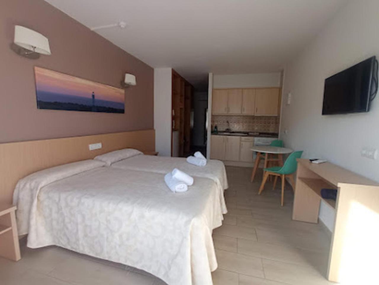 Apartamentos Orvay San Antonio  Bagian luar foto